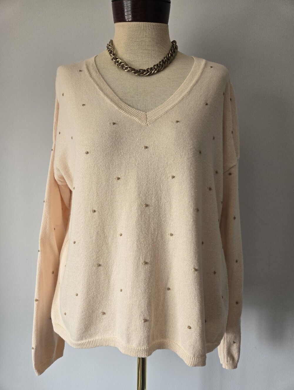 Indie & Cold Soft Creamy Pink V-Neck Women's Sweater. Size Small